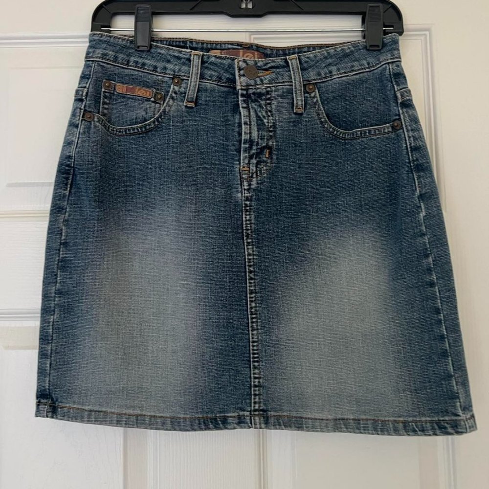 L.E.I Distressed Denim Skirt – Junior Size 5